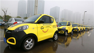 這50輛新能源汽車太黃了！招手即停、一步送到大河車展的門口