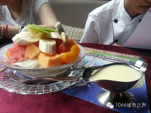 水果沙拉。真材實(shí)料。