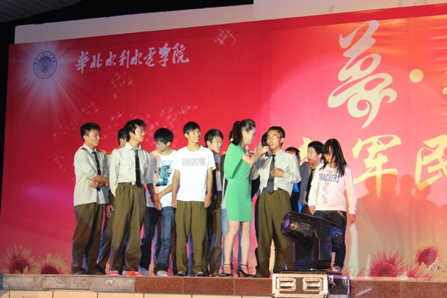 葉子的粉絲現(xiàn)場表達(dá)對(duì)女主播的喜愛