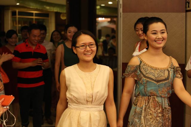 教育廣播主持人登臺(tái)：子楊、悠揚(yáng)