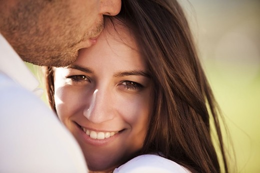 妻子漂亮，丈夫相貌平平