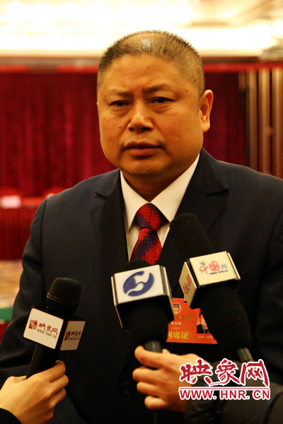 全國(guó)政協(xié)委員，河南弘昌集團(tuán)、信陽(yáng)毛尖集團(tuán)董事長(zhǎng)陳世強(qiáng)