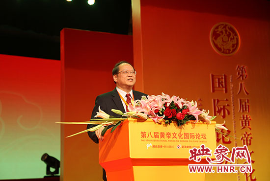 臺灣大學哲學系教授、美國耶魯大學哲學博士傅佩榮做演講