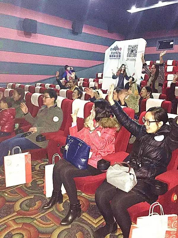 來到活動現(xiàn)場的每一位觀眾都十分熱情哦！