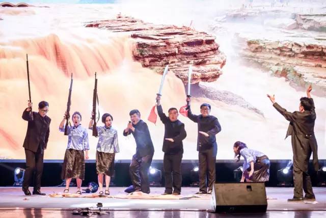 作為本場晚會的最后一個節(jié)目，《黃河大合唱》刷新你完全不一樣的體驗。