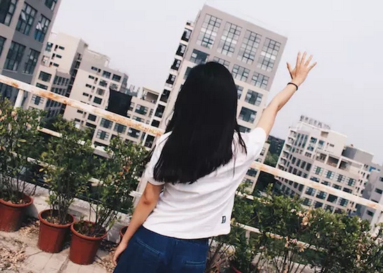 你問我要去向何方，我指向天空的方向。