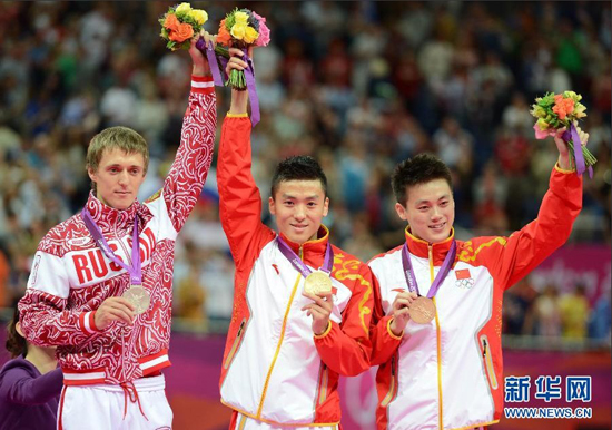 男子蹦床董棟如愿問(wèn)鼎 俄羅斯摘銀陸春龍第三 男子蹦床董棟如愿問(wèn)鼎 俄羅斯摘銀陸春龍第三