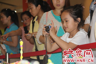 來一個近景吧，我的攝影可不是白學(xué)的