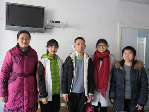 學(xué)校師生期待余科同學(xué)早日回歸校園 學(xué)校師生期待余科同學(xué)早日回歸校園