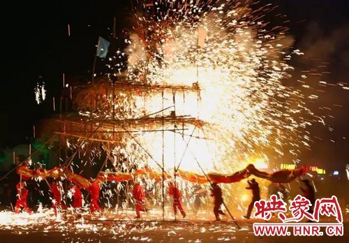 確山鐵花將登上萬眾矚目的春晚舞臺！