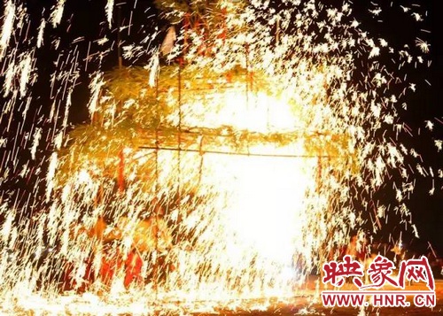 確山鐵花將登上萬眾矚目的春晚舞臺！