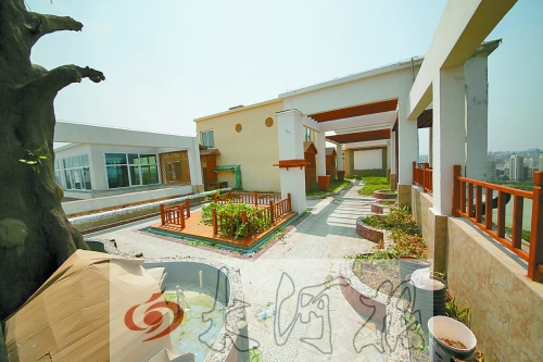 “空中花園”的假樹、水車、小橋都已經(jīng)被拆除