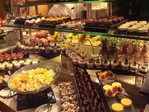 還怕吃不回本？7招教你吃垮自助餐