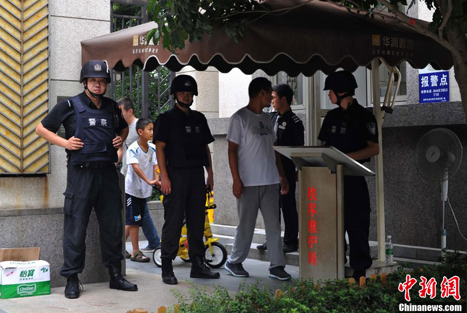 7月31日，成都成華區(qū)二十四城小區(qū)發(fā)生警匪槍戰(zhàn)。