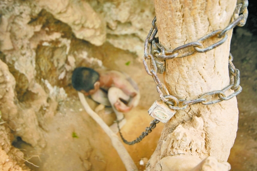 何時“解鎖”，仍需我們靜下心來共同反思。