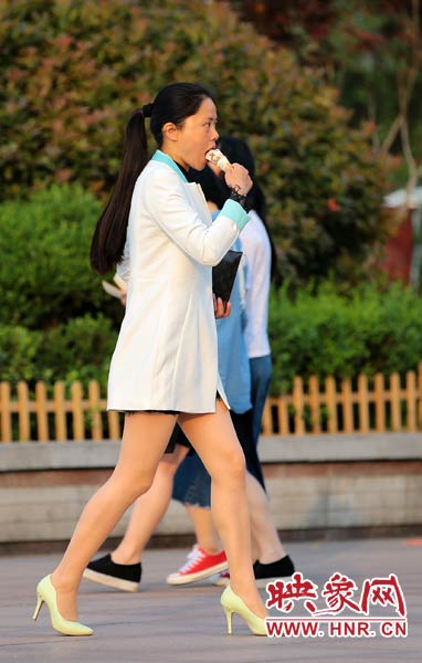 天太熱，還是吃冷飲涼快