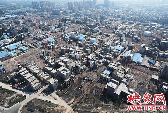 震驚！航拍鄭州城中村拆遷 宛如“地震災(zāi)區(qū)”