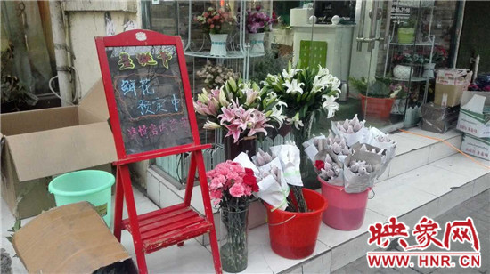 玫瑰、氣球翻倍漲價