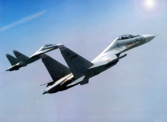 資料圖：解放軍蘇-30戰(zhàn)機(jī)。