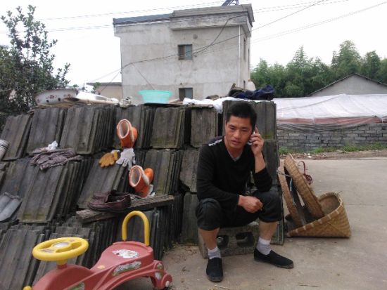 張輝忙于電話找工作，表示將自食其力。