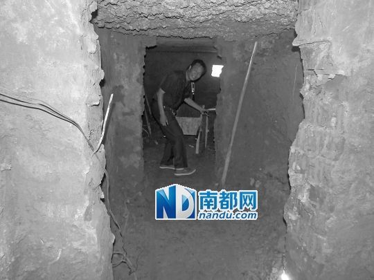 昨日，工人在地宮內(nèi)。CFP圖片