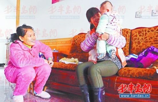 一位嫁給村民的外籍女孩認(rèn)為她們的主要作用其實(shí)是生孩子。