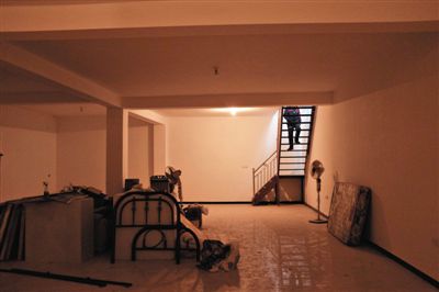 西城區(qū)大石虎胡同一處四合院內(nèi)，挖出的地下室已經(jīng)成型。