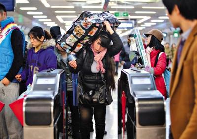 “網絡黃?！迸浒僬讓拵屍?0.1秒發(fā)現(xiàn)退票