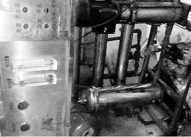 漢陽某無證水廠使用的破舊設備。