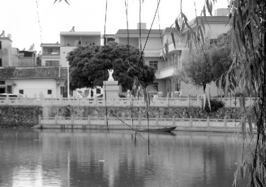 中國首富李河君:請(qǐng)風(fēng)水師在家鄉(xiāng)建大理石雕像 中國首富李河君:請(qǐng)風(fēng)水師在家鄉(xiāng)建大理石雕像