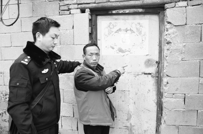 　嫌犯指認(rèn)藏匿兒童的地點(diǎn)。