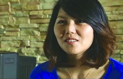 靳冰發(fā)現(xiàn)自己和杜家女兒長得很像。