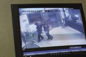 長沙市救助站提供的監(jiān)控視頻。組圖/記者華劍