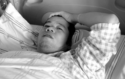 一籌莫展的羅智?！赌戏蕉际袌蟆饭﹫D