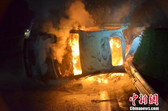 圖為事故現(xiàn)場。嚴光濤 攝 圖為事故現(xiàn)場。嚴光濤 攝