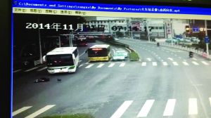 老人倒在路上，最終不治