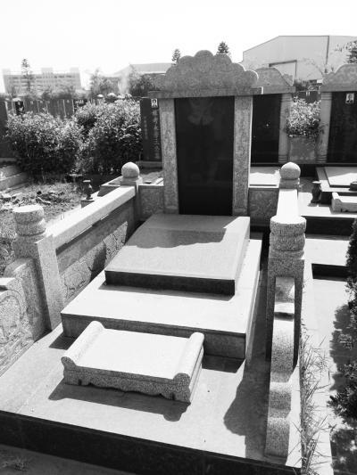 ?？诓糠帜箞@賣活人墓 價格數(shù)千至十幾萬元不等