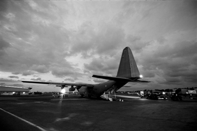 3月23日，中非共和國首都班吉，從加蓬首都利伯維爾出發(fā)的法國增援部隊共計200名士兵抵達(dá)班吉國際機(jī)場