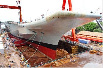 資料圖：印度首艘國(guó)產(chǎn)航母“維克蘭特”號(hào)。