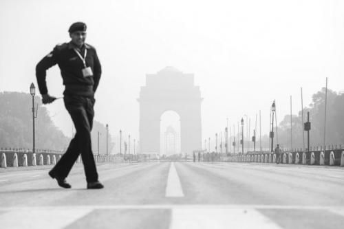 《紐約時報》網(wǎng)站27日配發(fā)的新德里1月某一天的霧霾照片。