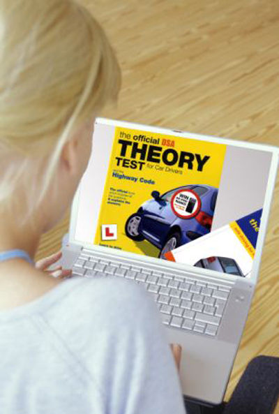 駕駛標(biāo)準(zhǔn)局的發(fā)言人稱，駕照申請通過率低證明了英國駕駛安全系數(shù)高。