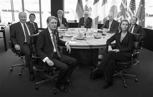 4月15日，日本外相岸田文雄（左二）參加G7外長會 新華社發(fā)