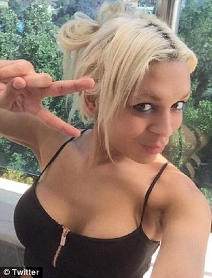 塔拉·赫德森自拍照。