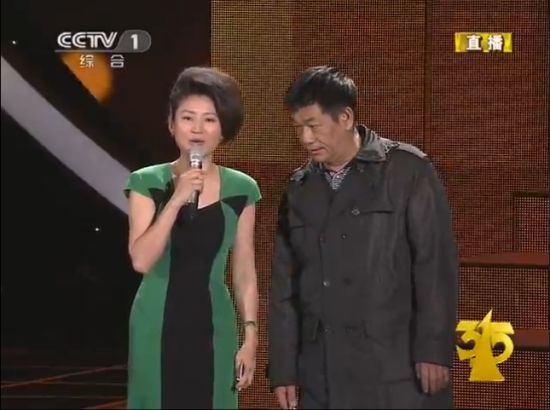 “雞蛋哥”來(lái)到央視315晚會(huì)現(xiàn)場(chǎng)。