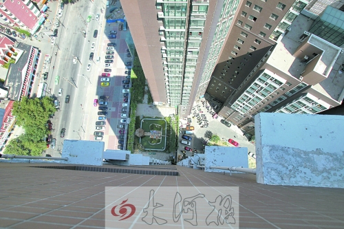 空中花園有水池有假山，還養(yǎng)有鴿子