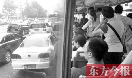 鄭州再次上演“堵城”大片 鄭州再次上演“堵城”大片