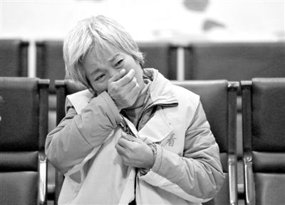 11月20日，河南省鹿邑縣法院，武文英涉嫌故意殺人被審。