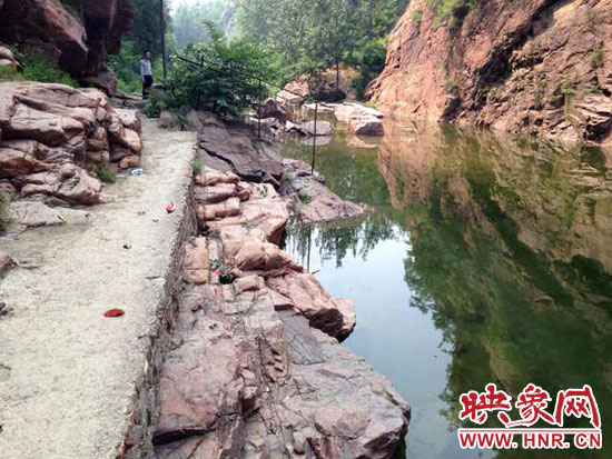 游客落水處。