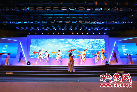 現(xiàn)場(chǎng)表演。