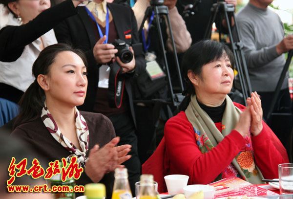 各地舉行毛澤東誕辰119周年紀(jì)念活動(dòng)